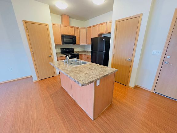3rd image of 12300 Ambaum Blvd SW #205