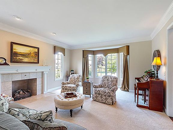5th image of 4106 Westridge Dr