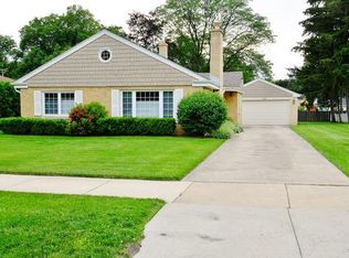 118 S Edward St, Mount Prospect, IL 60056