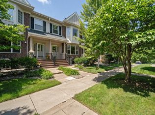 8062 Golden Valley Rd, Golden Valley, MN 55427