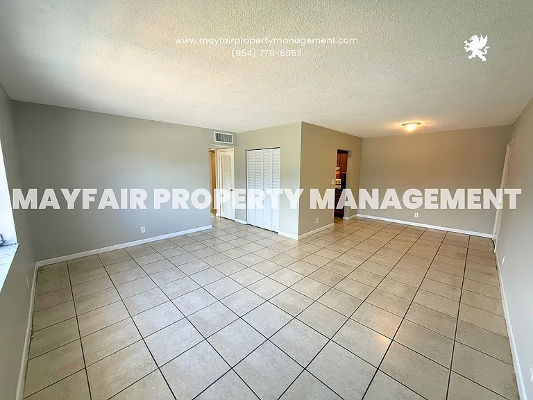401 NW 43rd St — Photo 3