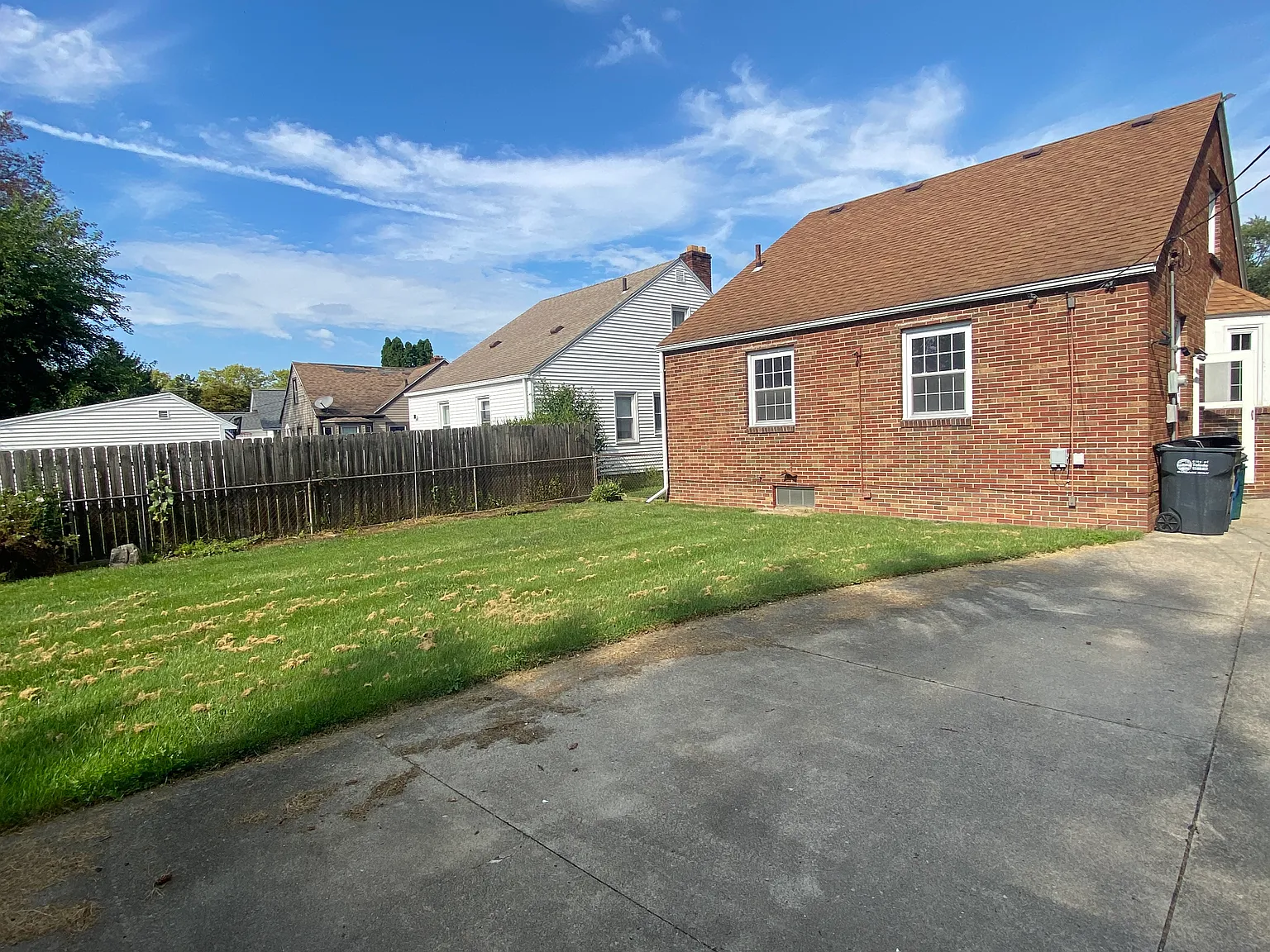 2 bed, 1297 sqft, $1,700 — Photo 4