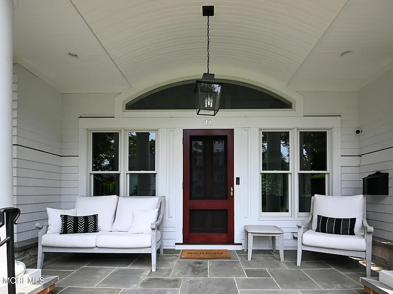 11 Red Oak Dr — Photo 3