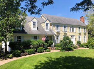 17 Cobblewood Ln, Hawthorn Woods, IL 60047