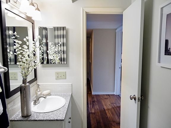4th image of 3134 Plaza Dr NE APT A15