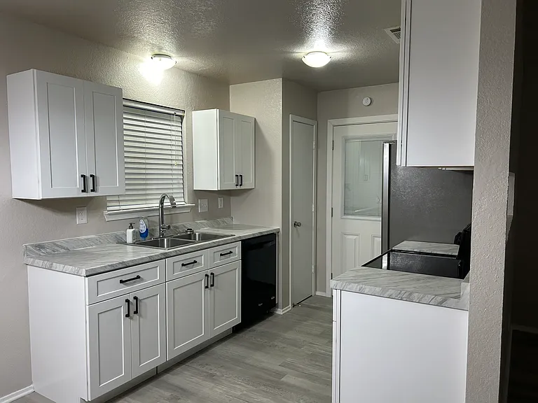 2110 Jerome Dr — Photo 13