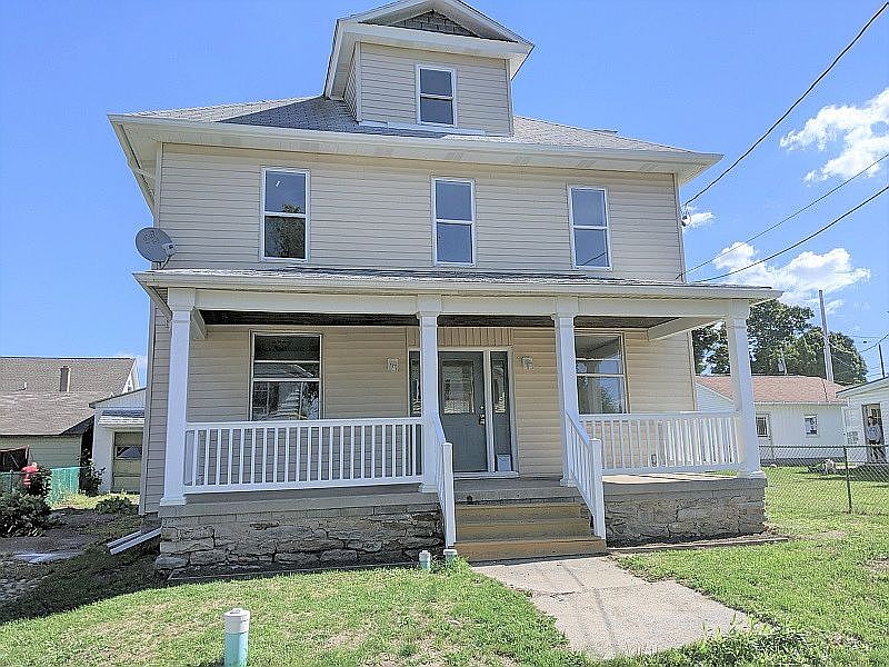 1st image of 410 10th St