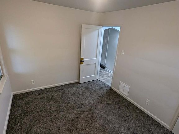 5th image of 18974 Westmoreland Rd