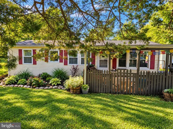 92 Youngs Dr, Front Royal, VA 22630