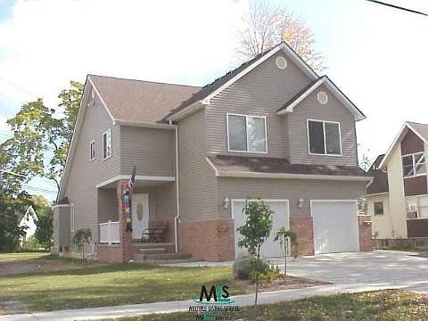 1st image of 83 Dickinson St