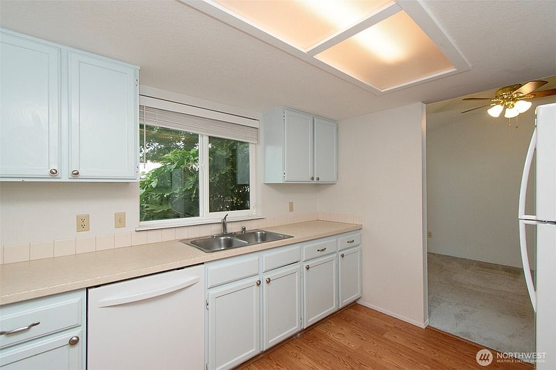 5th image of 863 N Littlejohn Way