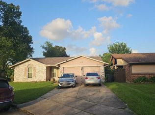 611 Slumberwood Dr, Houston, TX 77013