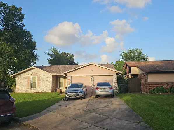 611 Slumberwood Dr, Houston, TX 77013