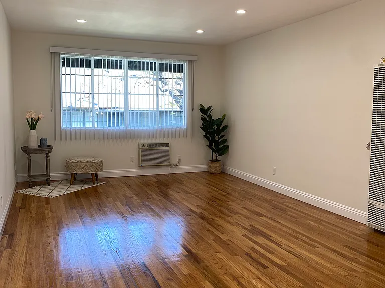 1778 Grevelia St #1778 — Photo 8