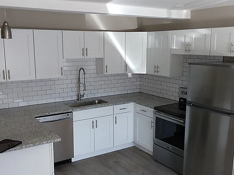 Newly Remodeled 1 Bedroom Apartment 1 Blk from Indiana University National Championship Team! — Photo 1