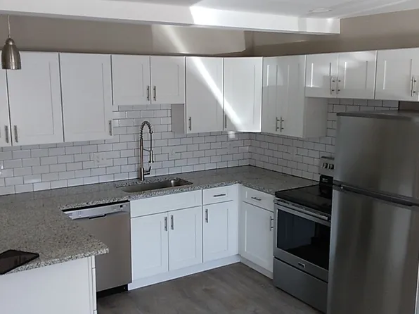 Newly Remodeled 1 Bedroom Apartment 1 Blk from Indiana University National Championship Team!, 225 E 20th St #1B-1Ba-528Sqft, Bloomington, IN 47408
