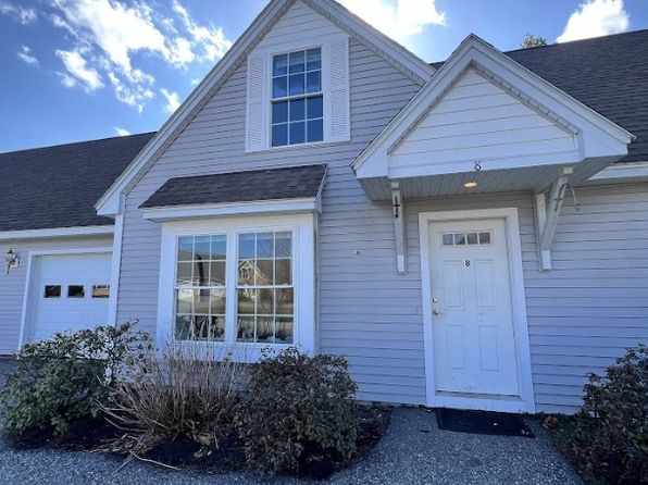 8 Pebble Ln