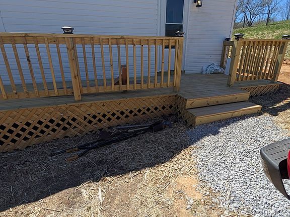 3rd image of 1439 Ivanhoe Rd
