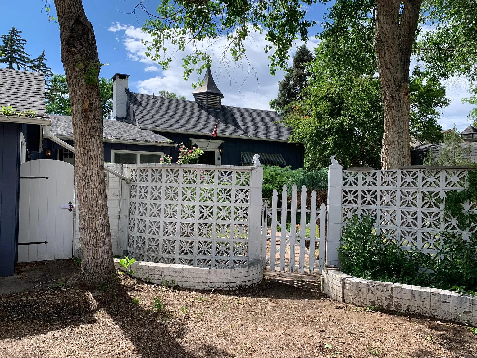 1 bed, 2400 sqft, $3,200 — Photo 2