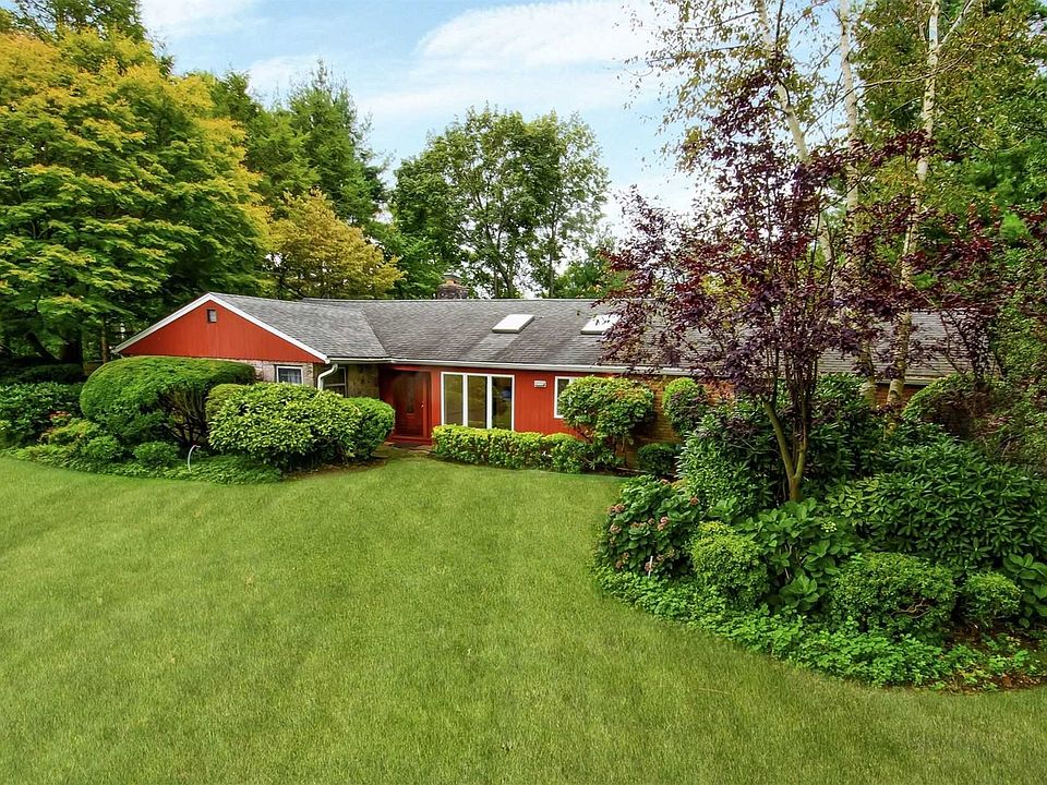 1st image of 1 Poppy Ln