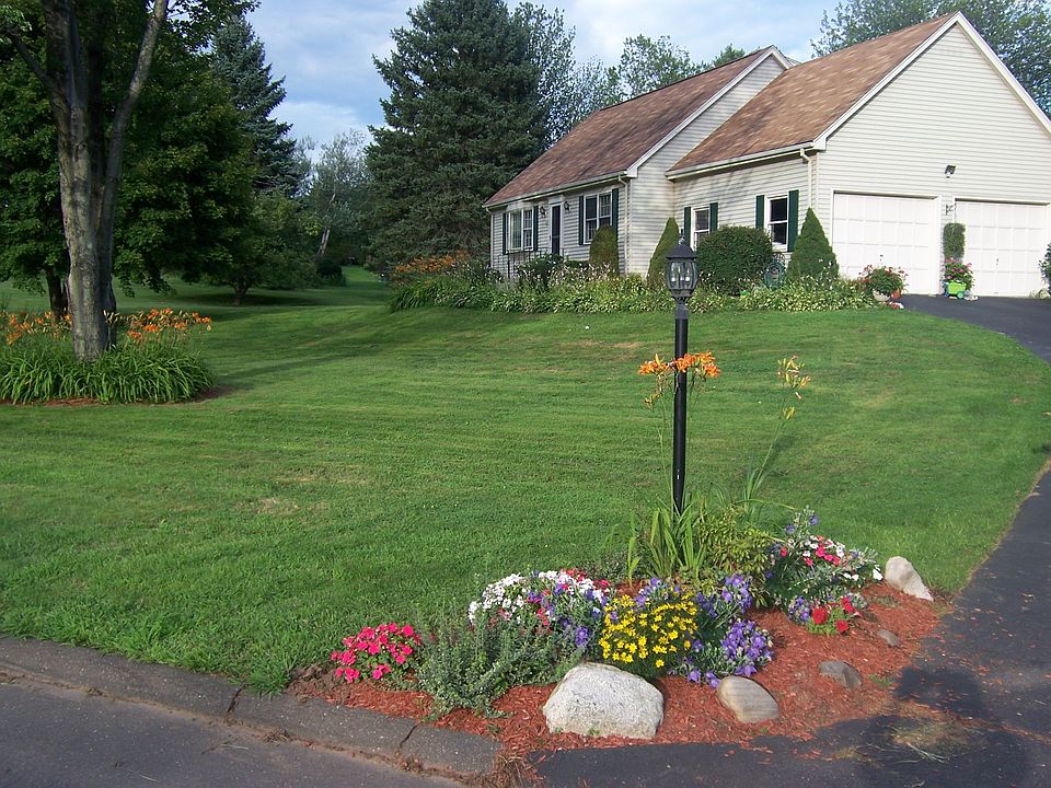Private Corner Lot 