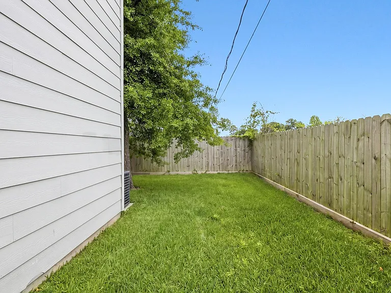 1404 Mansfield St — Photo 21