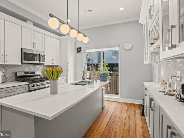 1751 S Taylor St, Philadelphia, PA 19145