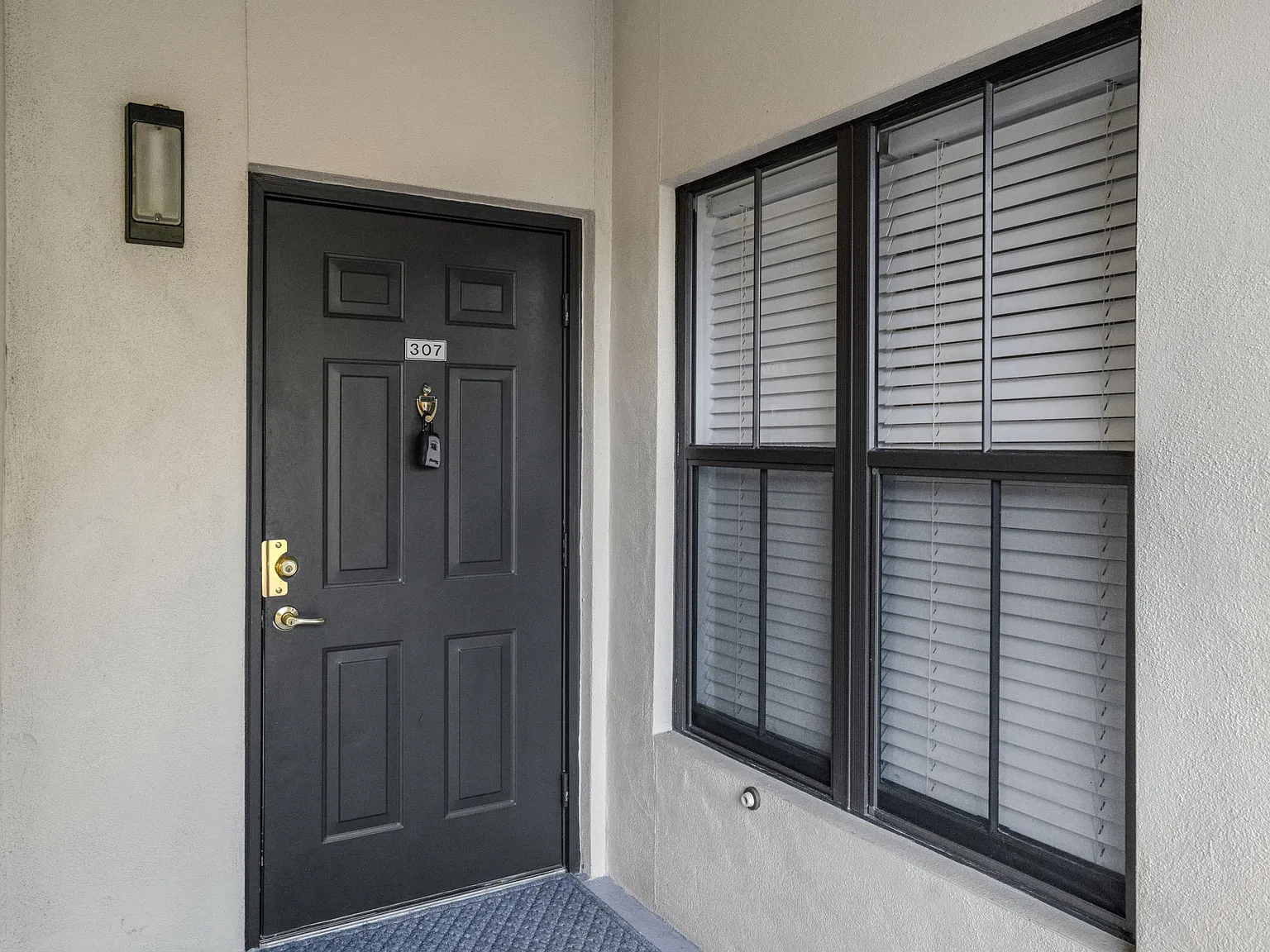 2 bed, 1267 sqft, $2,400 — Photo 3