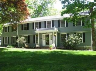 91 Flat Rock Dr, Ridgefield, CT 06877