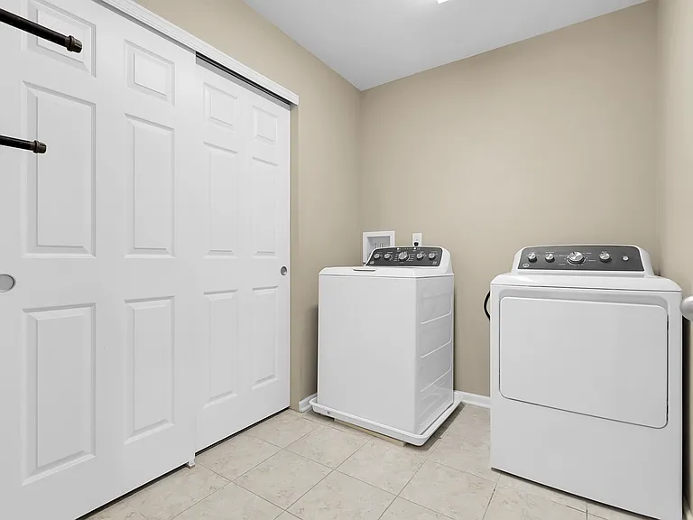7668 Sabino Ln — Photo 11