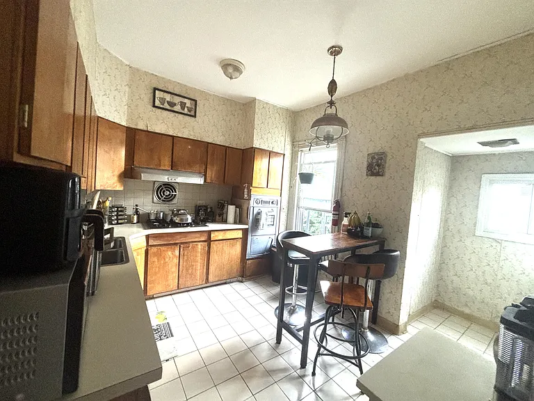 18 Tonnele Ave #B — Photo 7