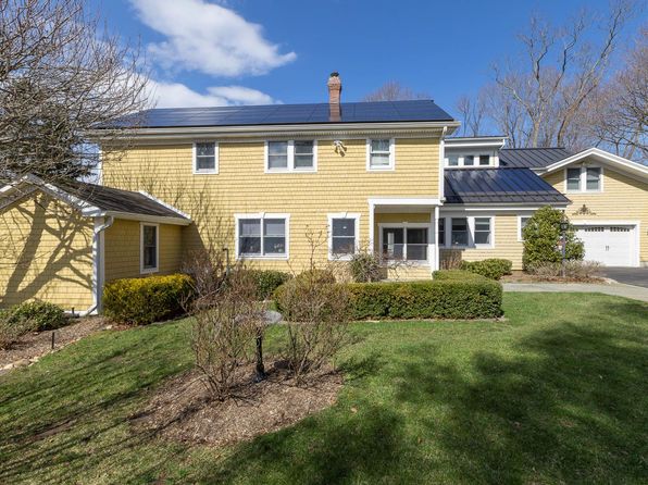 67 Gnarled Hollow Road, Setauket, NY 11733