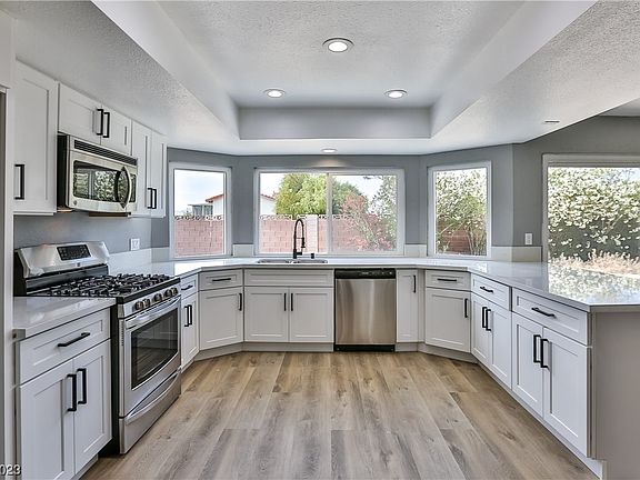 3rd image of 3635 Terrace Dr