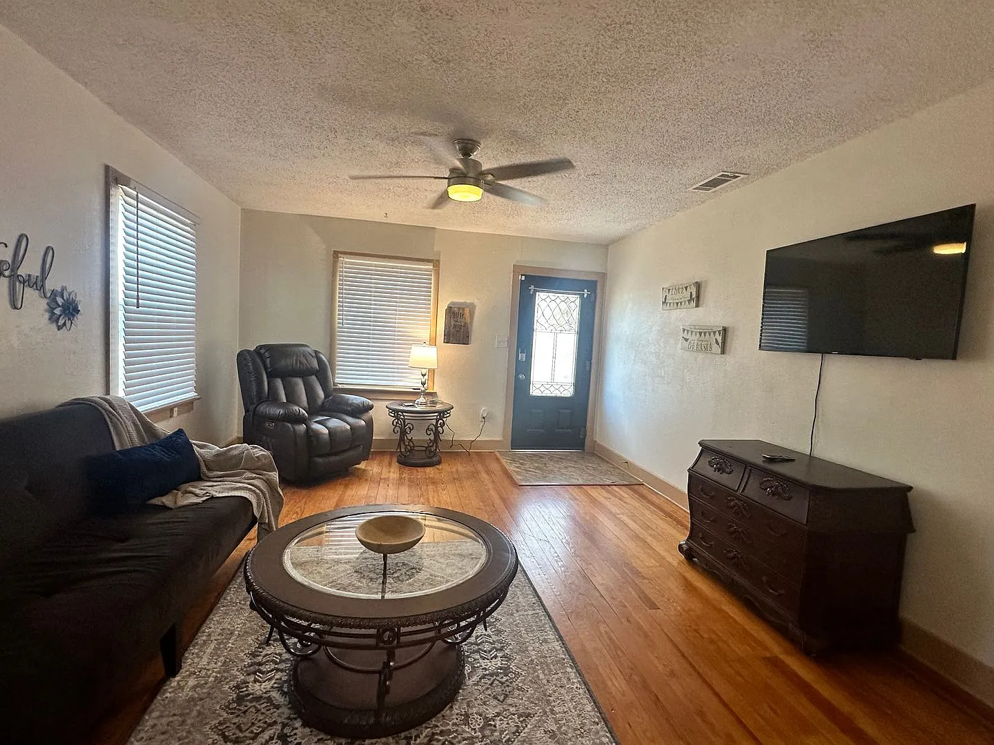 2 bed, 1 bath Fully Furnished, water paid, may allow pets upon approval. — Photo 3