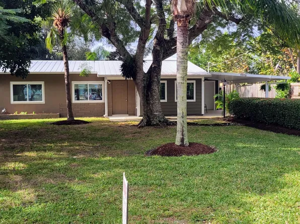 5002 SE Capstan Avenue, Stuart, FL 34997