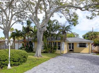 15811 2nd St E, Redington Beach, FL 33708