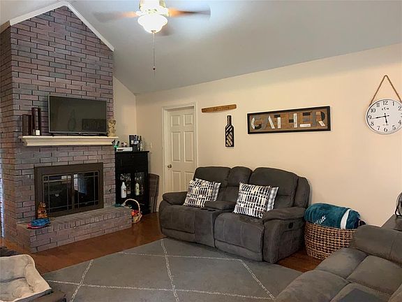 4th image of 312 Clear Haven Dr