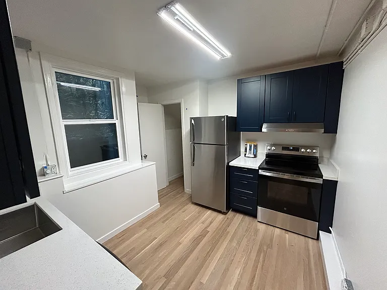 788 Ashbury St — Photo 12
