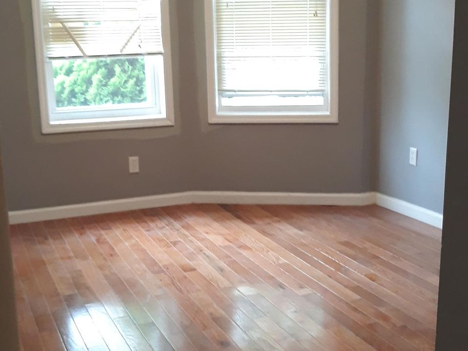 2nd image of 86 Winfield Ave APT 1R