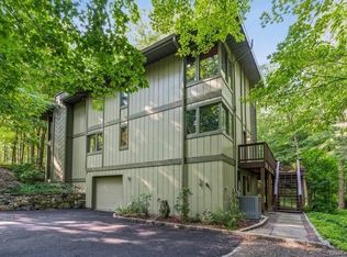 12 Hammer Dr, Hopewell Junction, NY 12533