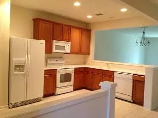 2 bed, 2.5 bath, 1680 sqft, $1,790 — Photo 4