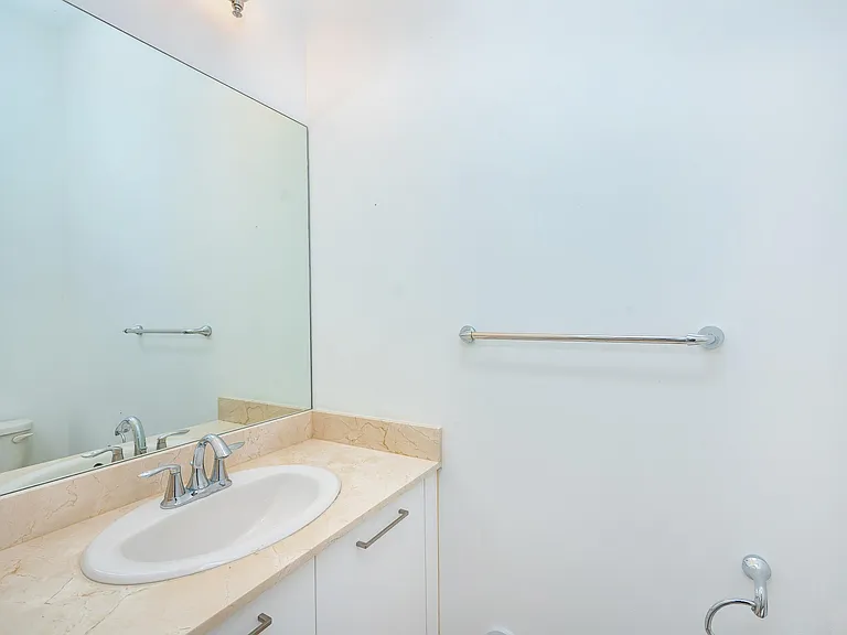 5157 NW 85th Ave — Photo 23