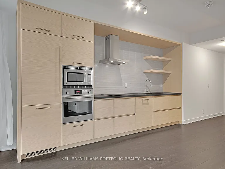 2221 Yonge St #1106 — Photo 13