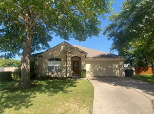 806 Honeysuckle Ln, Pflugerville, TX 78660