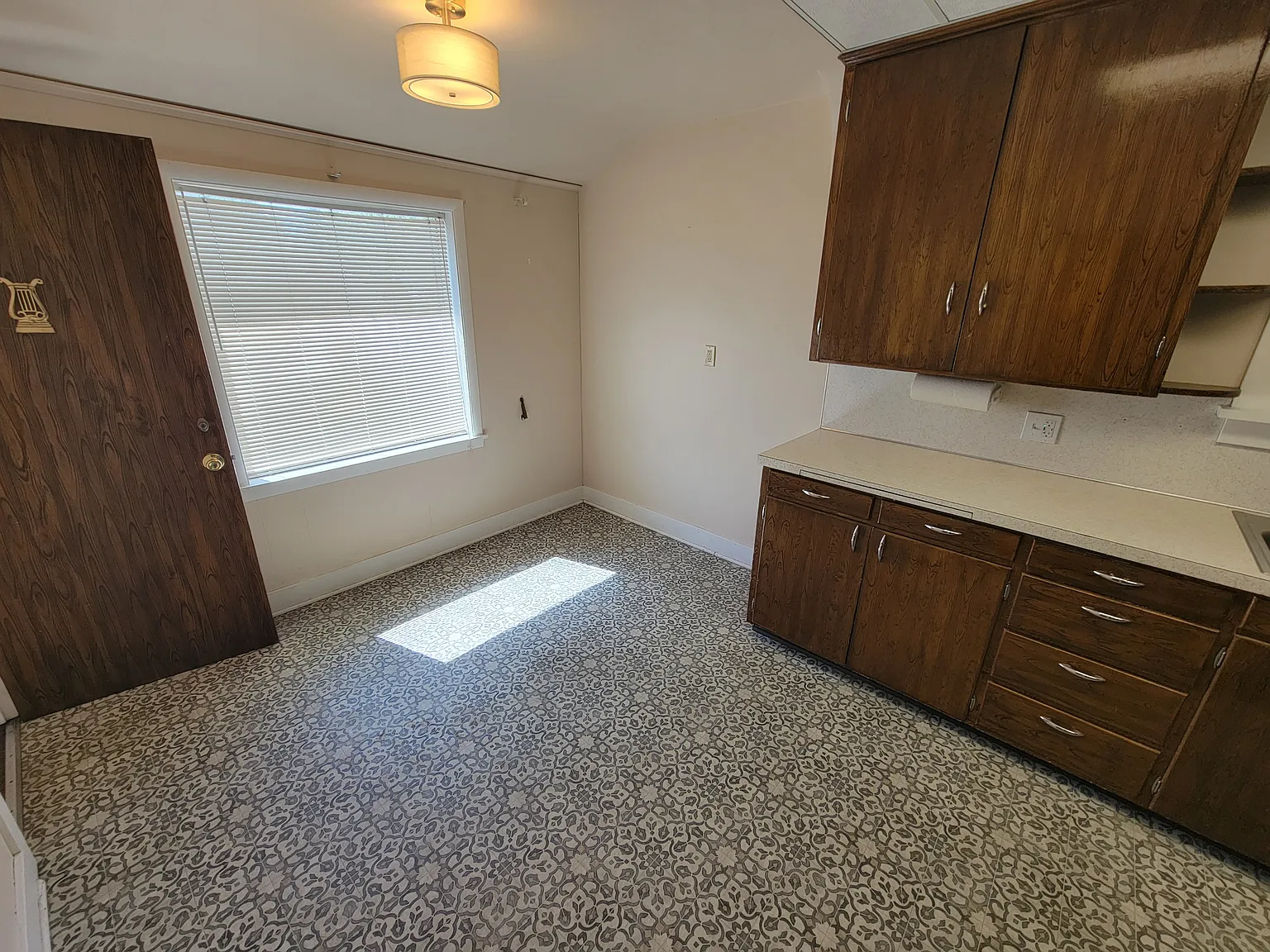 703 Hopkins Street - 1 — Photo 4