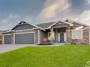 6304 Serenade Ct, Lawrence, KS 66049