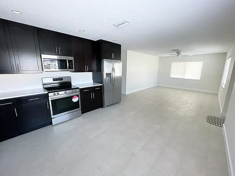 2932 Gillespie Ave — Photo 8
