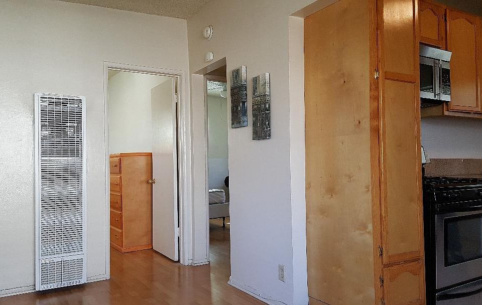 2nd image of 1144 1/2 W 35th St