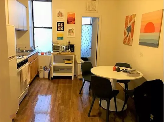 Rented by David Francis New York LLC | media 7