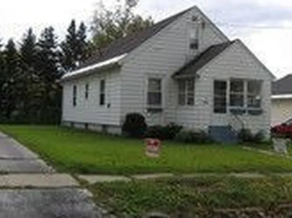 35 Wooster St, Gloversville, NY 12078